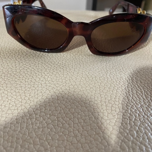 Rare Vintage Versace Sunglasses - Picture 2 of 7
